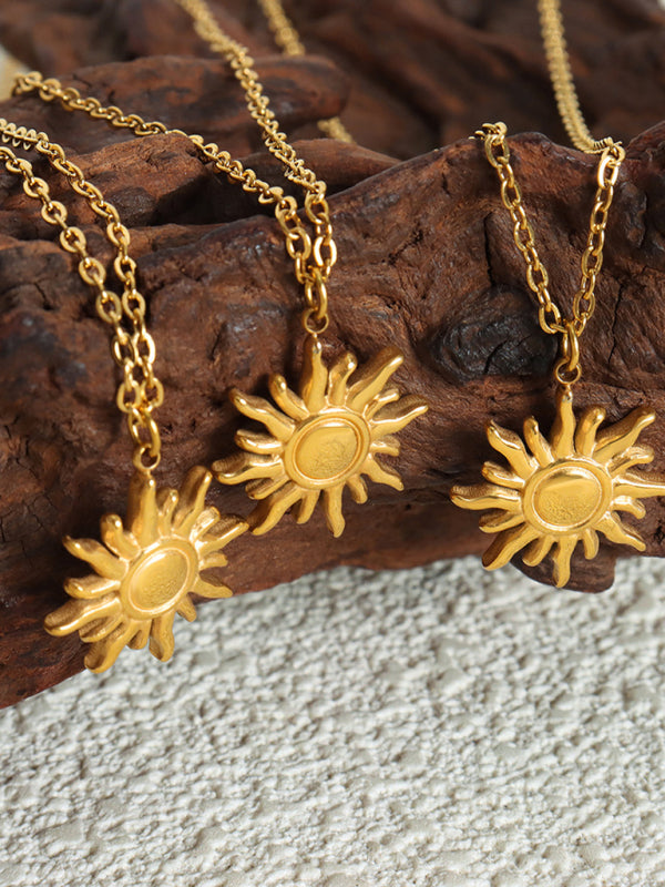 New clavicle chain fashionable simple small sun pendant titanium steel necklace